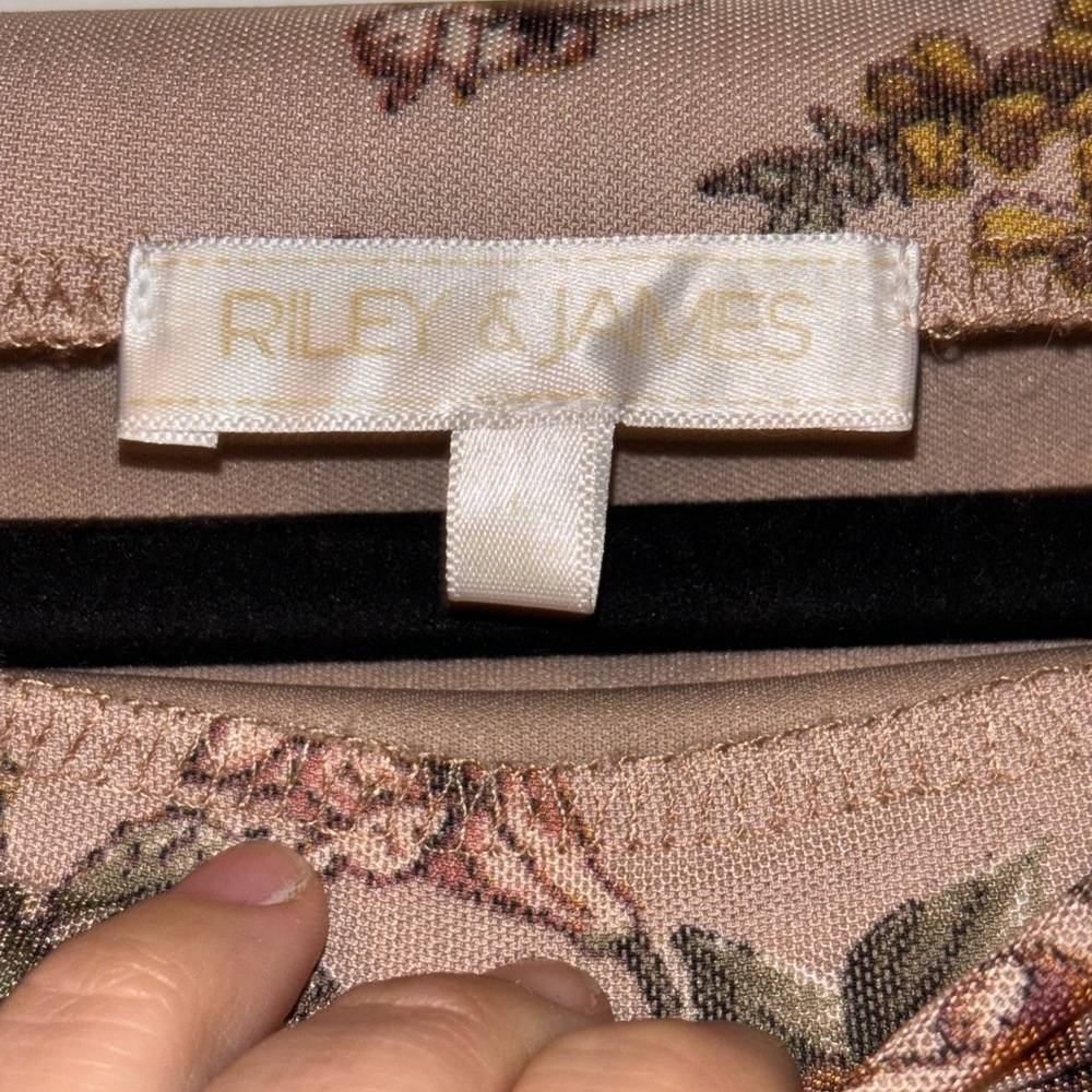Riley & James Floral Stretch Muave Skirt with Slit - Picture 2 of 3